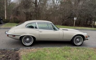 Jaguar-E-type-1972-3