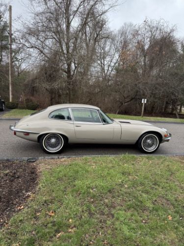 Jaguar-E-type-1972-3