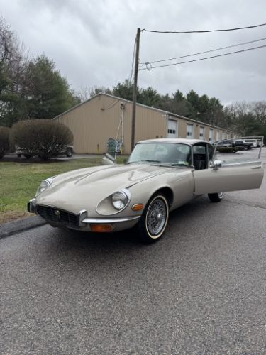Jaguar-E-type-1972-7