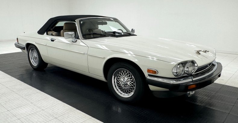 Jaguar-Other-1991-Glacier-White-Doeskin-10