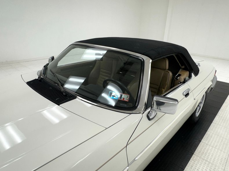 Jaguar-Other-1991-Glacier-White-Doeskin-14