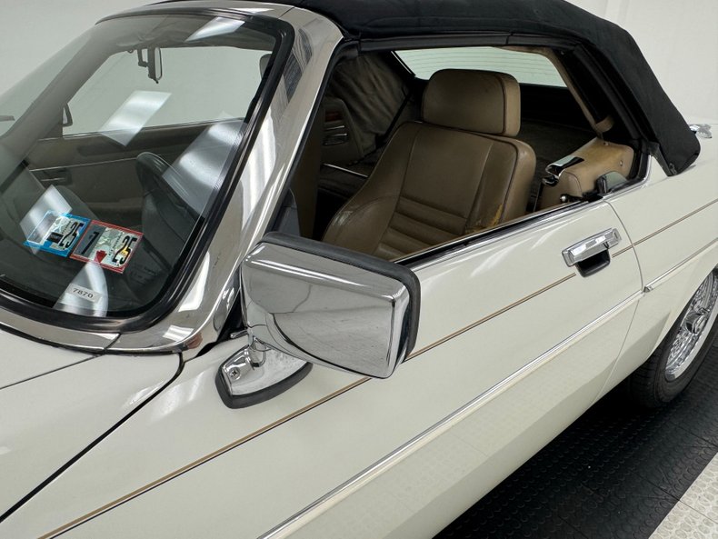 Jaguar-Other-1991-Glacier-White-Doeskin-16