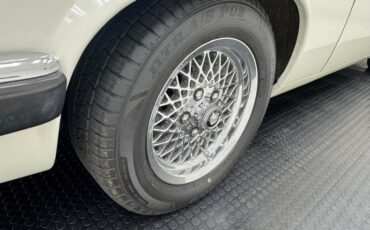 Jaguar-Other-1991-Glacier-White-Doeskin-21