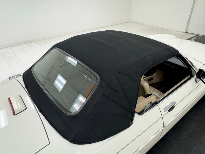Jaguar-Other-1991-Glacier-White-Doeskin-22