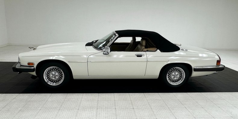 Jaguar-Other-1991-Glacier-White-Doeskin-3