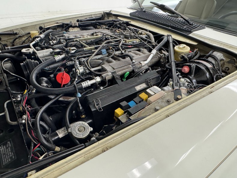 Jaguar-Other-1991-Glacier-White-Doeskin-36