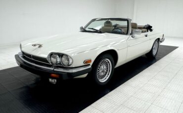 Jaguar-Other-1991-Glacier-White-Doeskin
