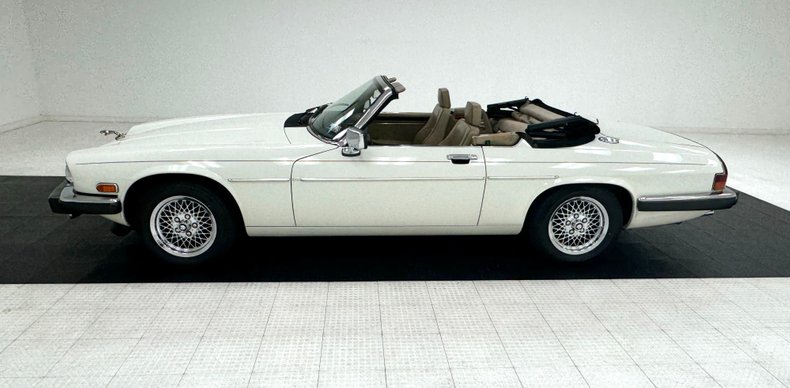 Jaguar-Other-1991-Glacier-White-Doeskin-4