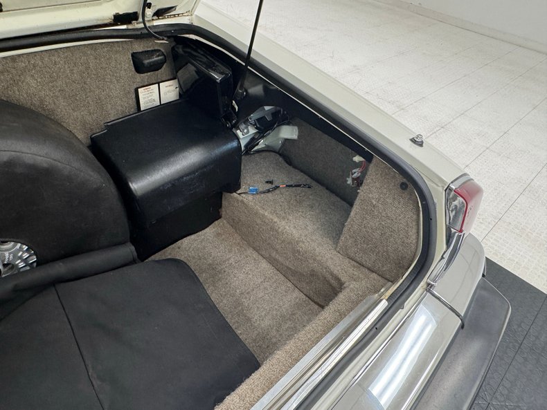 Jaguar-Other-1991-Glacier-White-Doeskin-41
