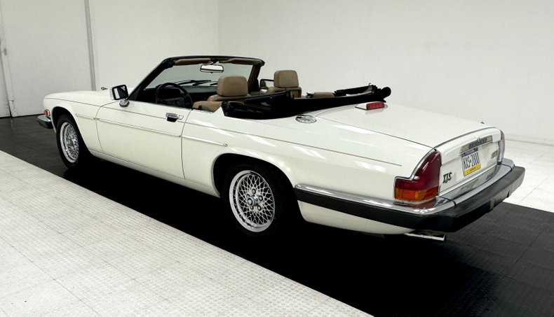Jaguar-Other-1991-Glacier-White-Doeskin-6