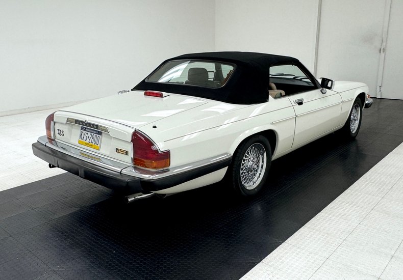 Jaguar-Other-1991-Glacier-White-Doeskin-8