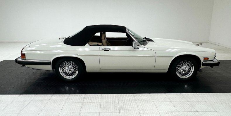 Jaguar-Other-1991-Glacier-White-Doeskin-9