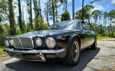 Jaguar-XJ-1983-Sedan-1