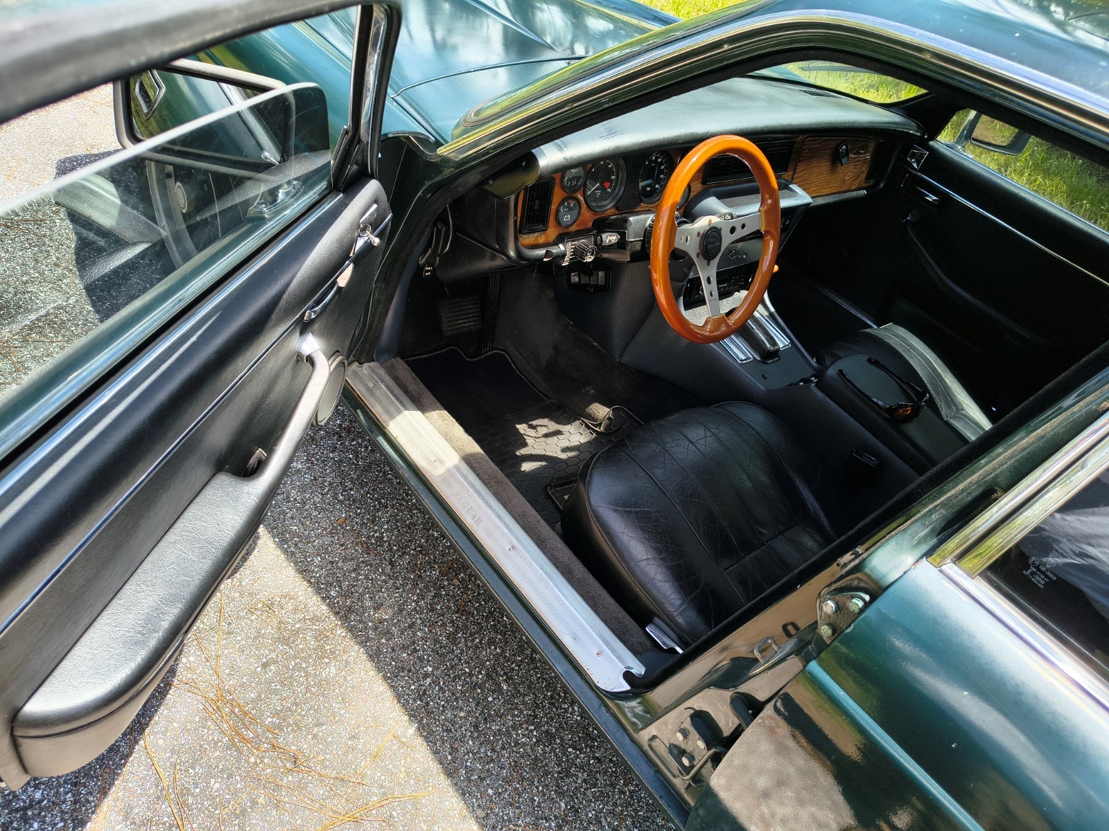 Jaguar-XJ-1983-Sedan-9