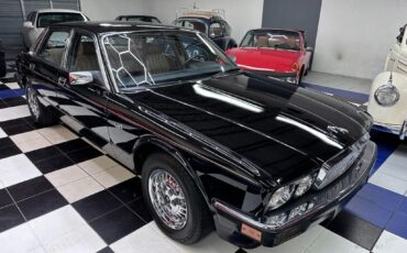 Jaguar-XJ-1989-Sedan-1