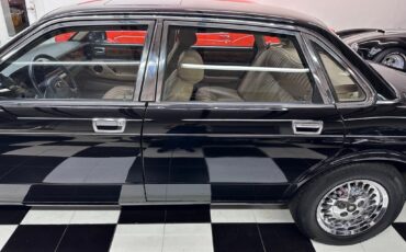 Jaguar-XJ-1989-Sedan-11
