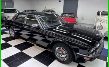 Jaguar-XJ-1989-Sedan