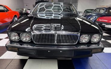 Jaguar-XJ-1989-Sedan-4