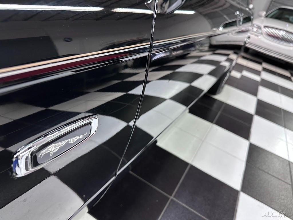 Jaguar-XJ-1989-Sedan-7