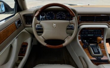 Jaguar-XJ-1995-Sedan-15