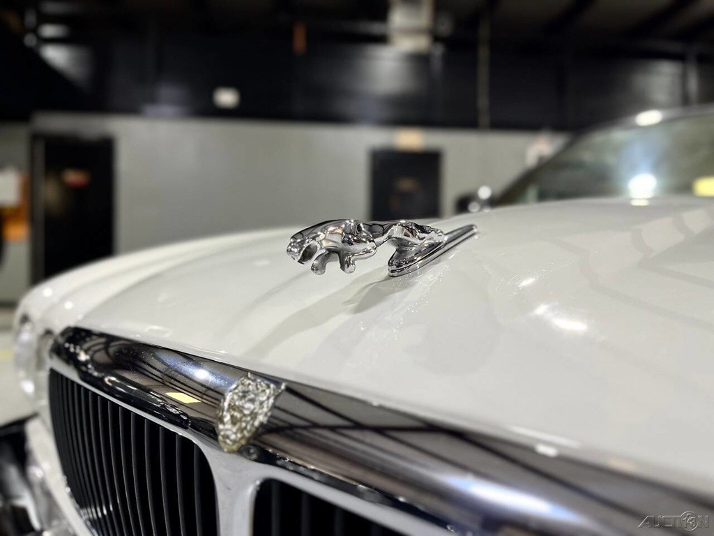 Jaguar-XJ-1995-Sedan-4