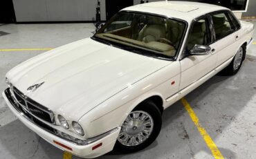 Jaguar-XJ-1995-Sedan-5