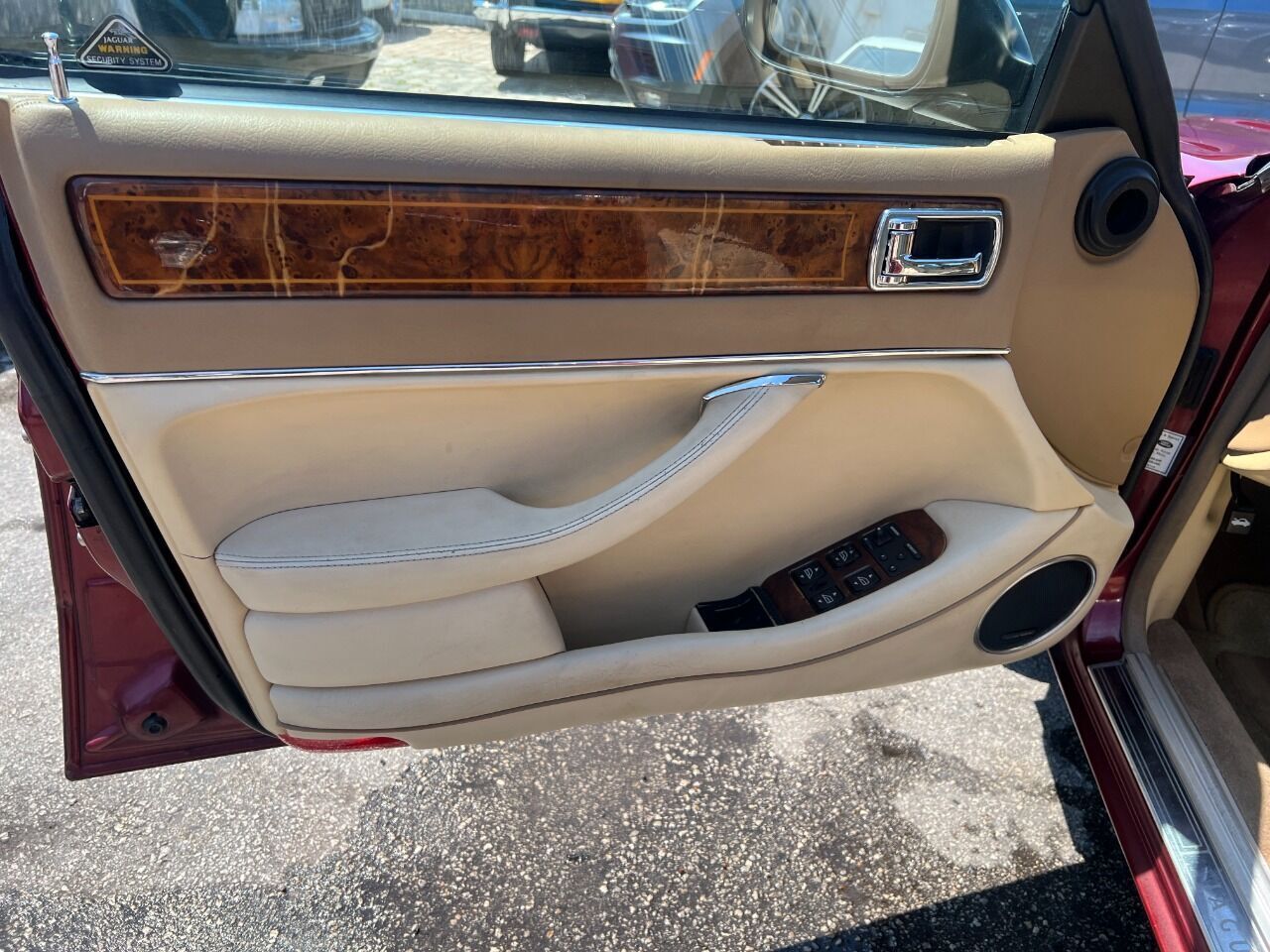 Jaguar-XJ-1996-4dr-Car-5