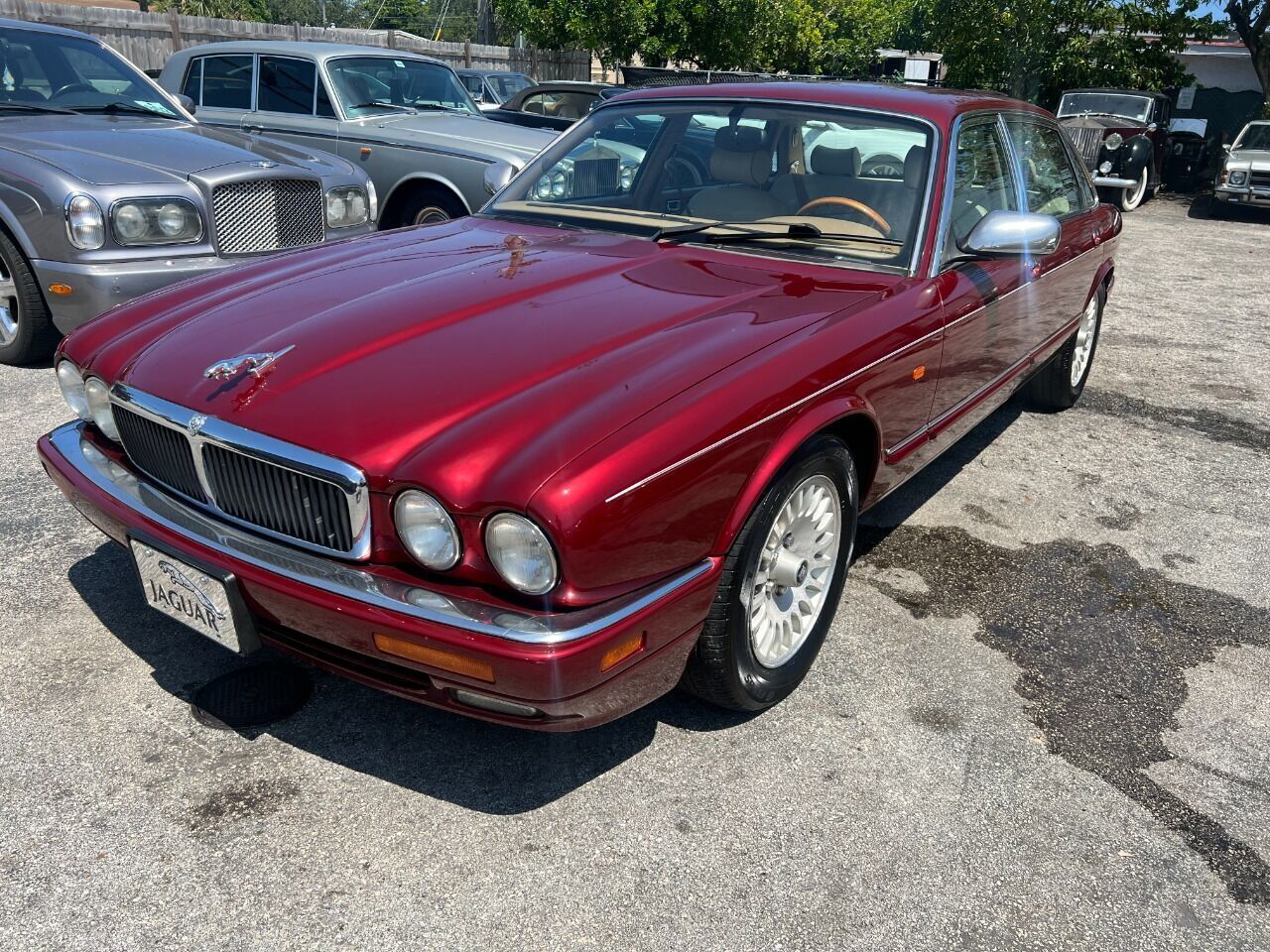 Jaguar-XJ-1996-4dr-Car