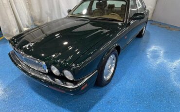 Jaguar-XJ-1996-Sedan-10