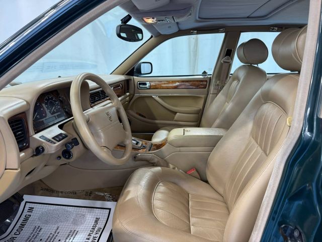 Jaguar-XJ-1996-Sedan-11