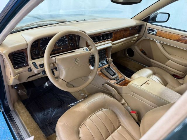 Jaguar-XJ-1996-Sedan-12