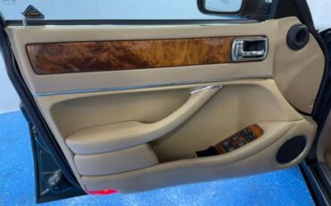 Jaguar-XJ-1996-Sedan-16