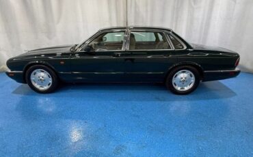 Jaguar-XJ-1996-Sedan-2