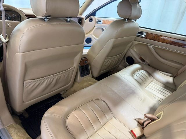 Jaguar-XJ-1996-Sedan-22