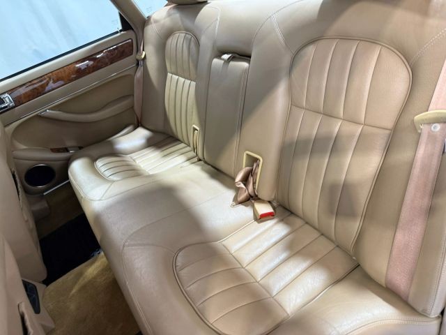 Jaguar-XJ-1996-Sedan-24