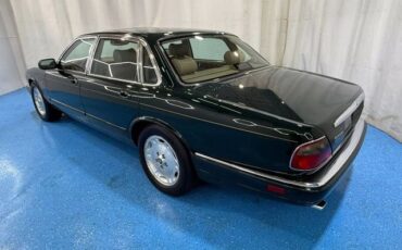 Jaguar-XJ-1996-Sedan-3