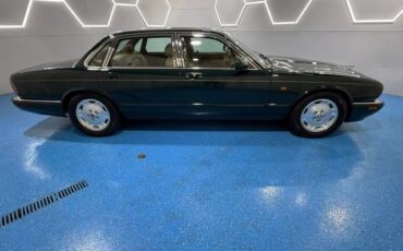 Jaguar-XJ-1996-Sedan-39