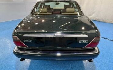 Jaguar-XJ-1996-Sedan-4