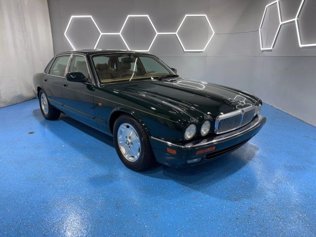 Jaguar-XJ-1996-Sedan-7