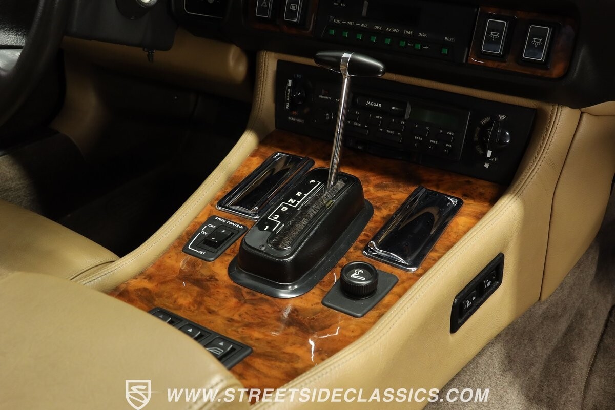 Jaguar-XJ-S-1990-Convertible-39