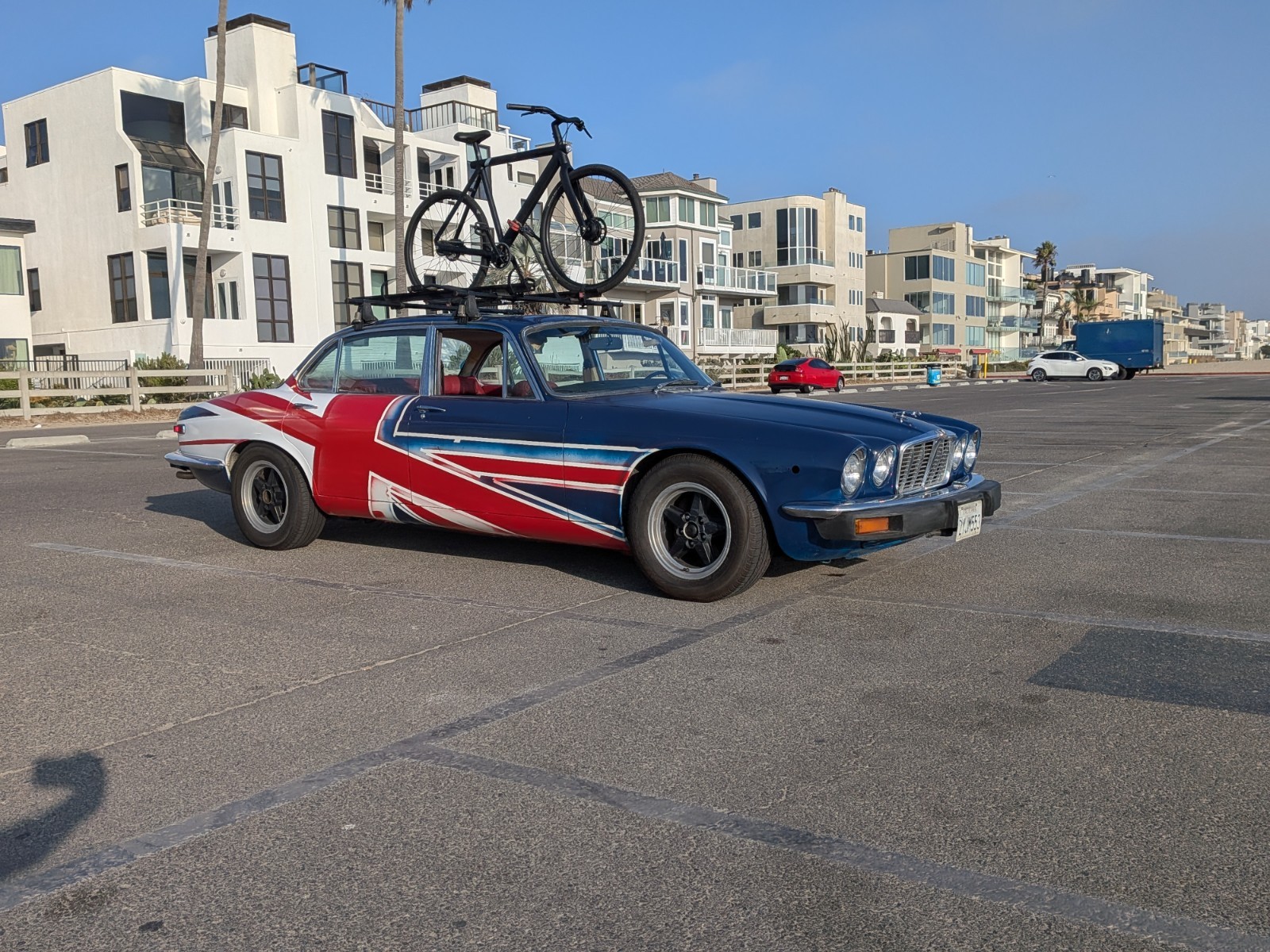 Jaguar-XJ6-1976-Sedan-2