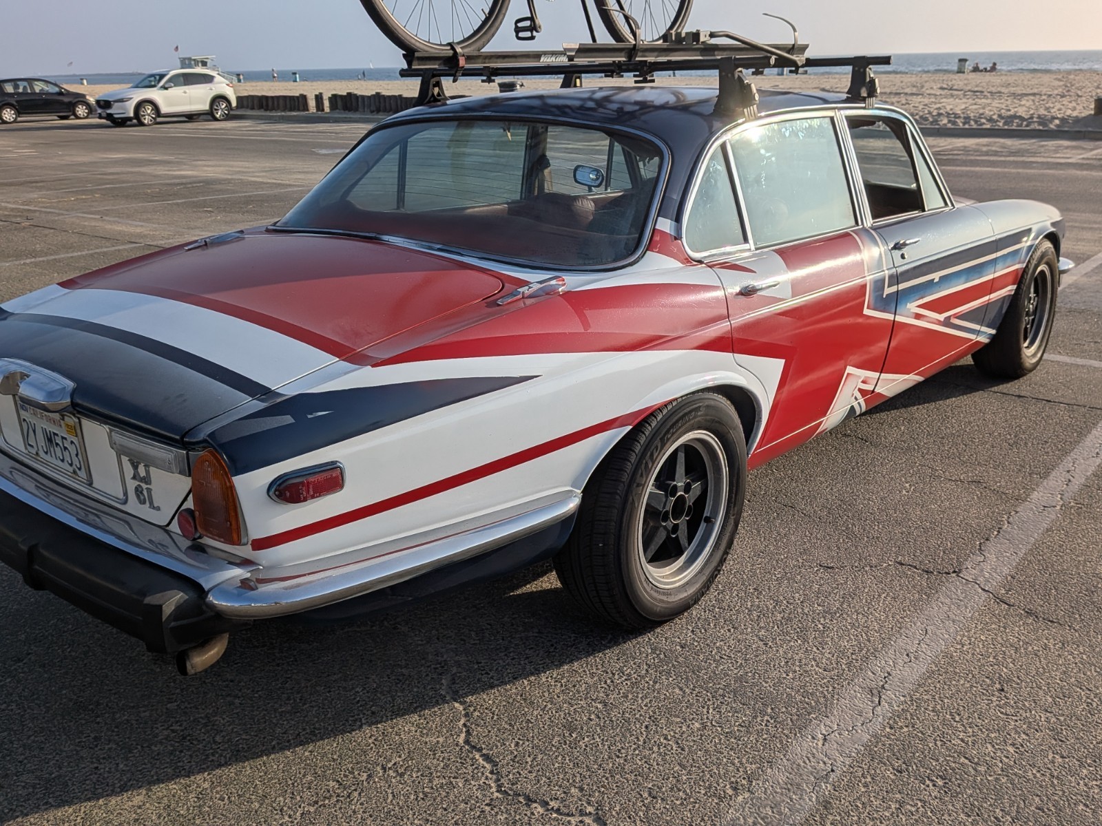 Jaguar-XJ6-1976-Sedan-6