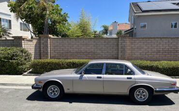 Jaguar-XJ6-1987-Sedan-1