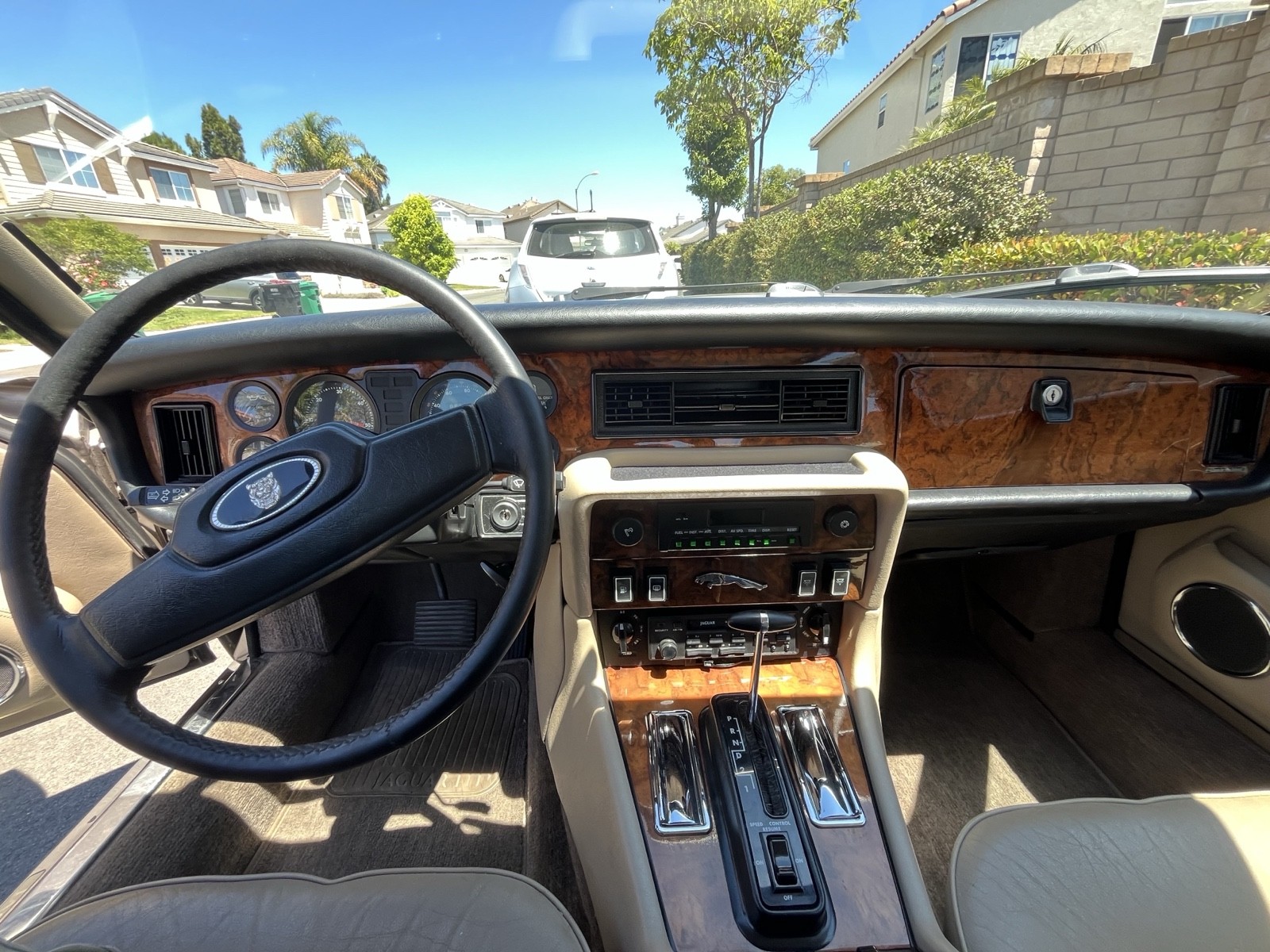 Jaguar-XJ6-1987-Sedan-10