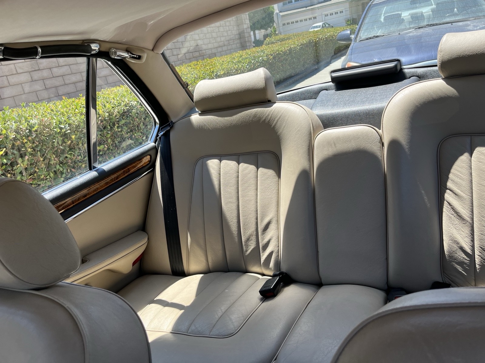 Jaguar-XJ6-1987-Sedan-15