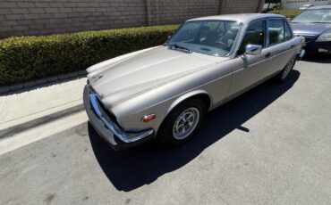 Jaguar-XJ6-1987-Sedan-5