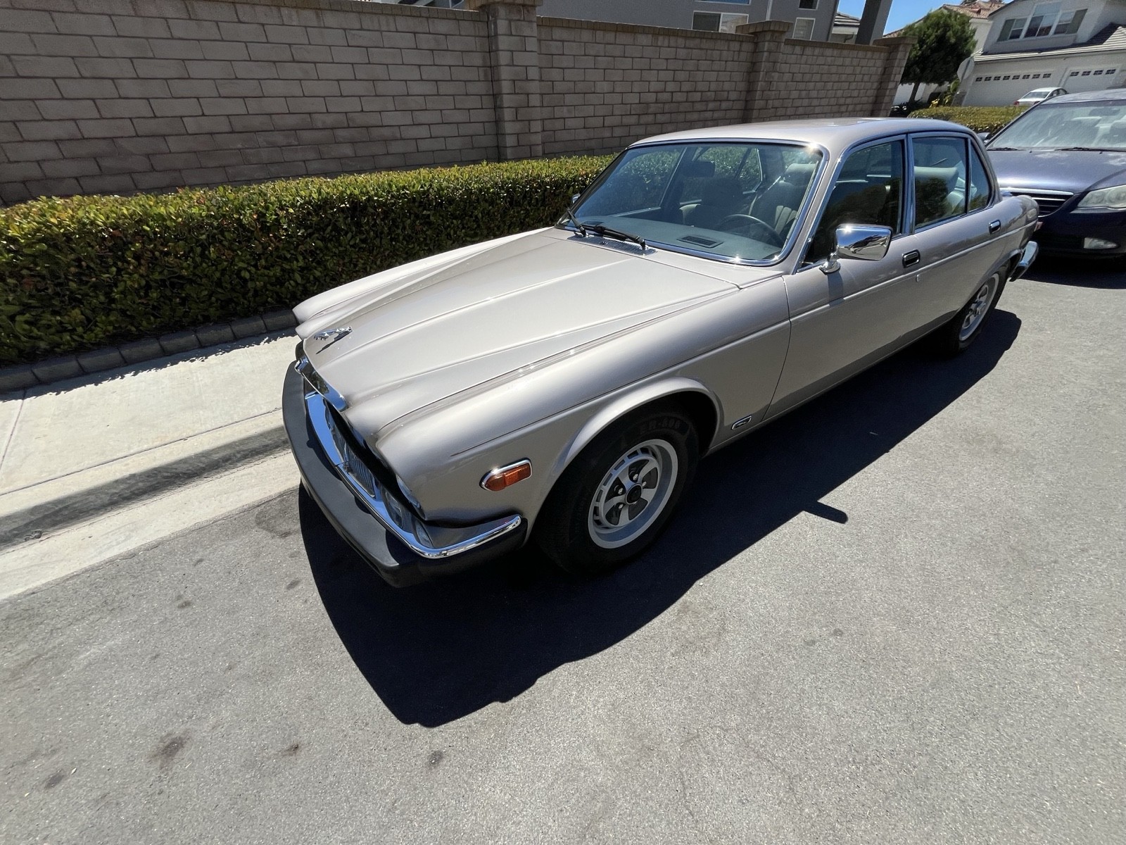 Jaguar-XJ6-1987-Sedan-5