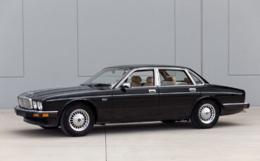 Jaguar-XJ6-1989