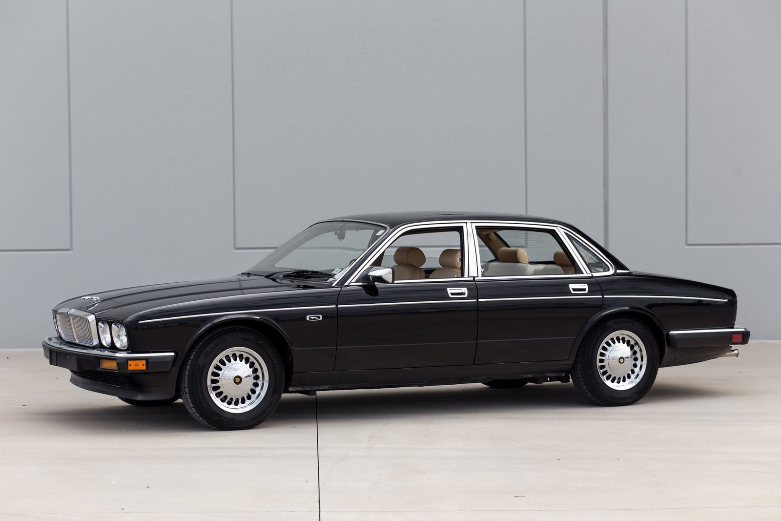 Jaguar-XJ6-1989