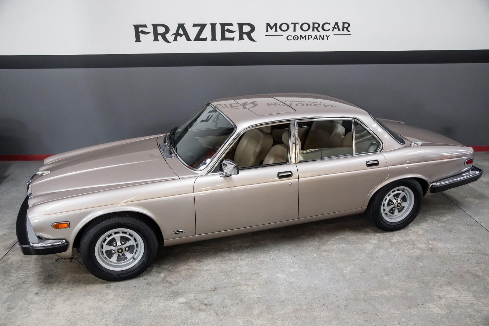 Jaguar-XJ6-VDP-19387-miles-1987
